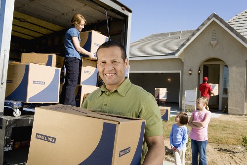 Local moving service supporting homes and offices around Barbican